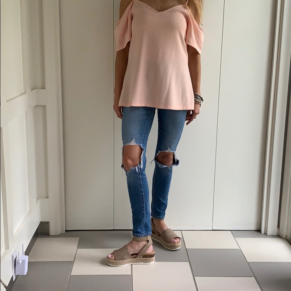 Pink/Peach BooHoo Off the Shoulder Boise Size 4